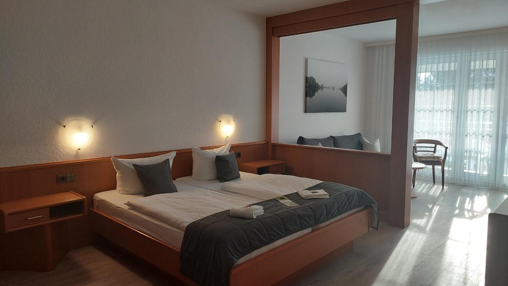 Hotel Am Meilenstein Dunkelforth Екстер'єр фото
