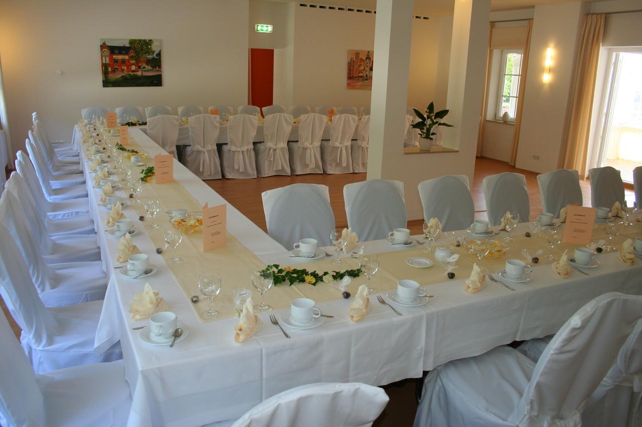 Hotel Am Meilenstein Dunkelforth Екстер'єр фото