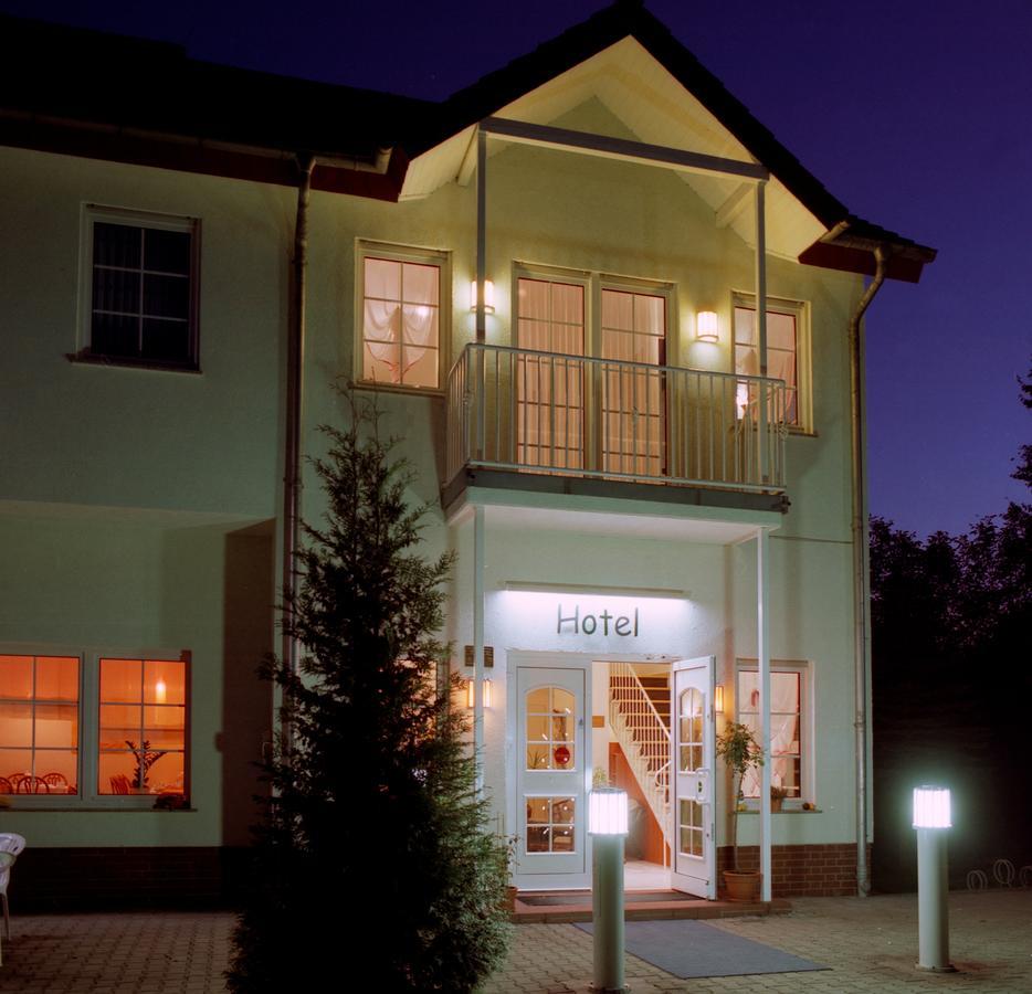 Hotel Am Meilenstein Dunkelforth Екстер'єр фото