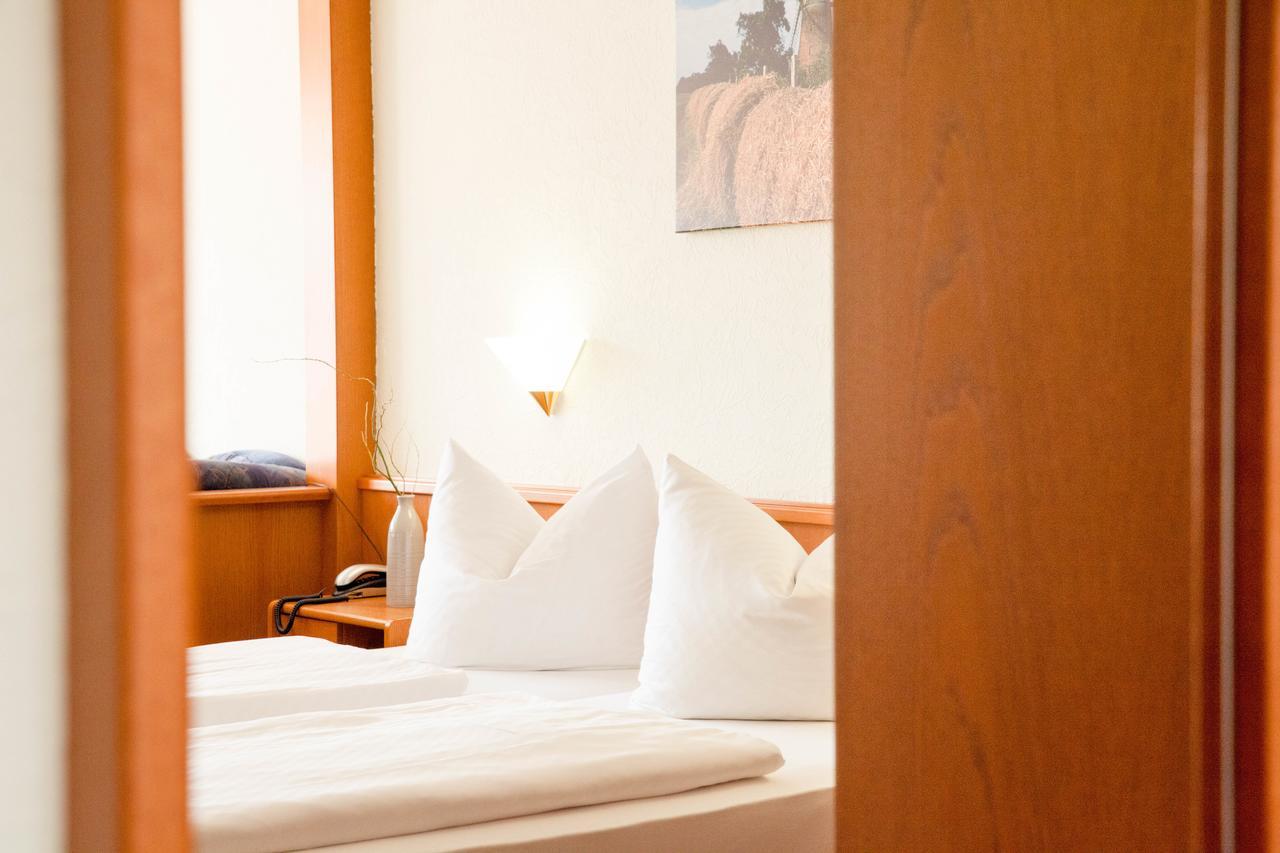 Hotel Am Meilenstein Dunkelforth Екстер'єр фото