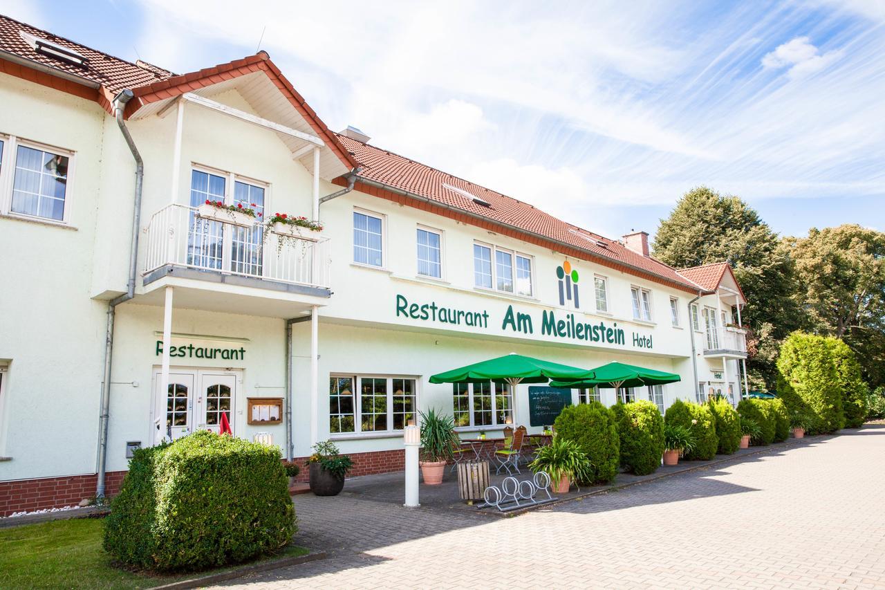 Hotel Am Meilenstein Dunkelforth Екстер'єр фото