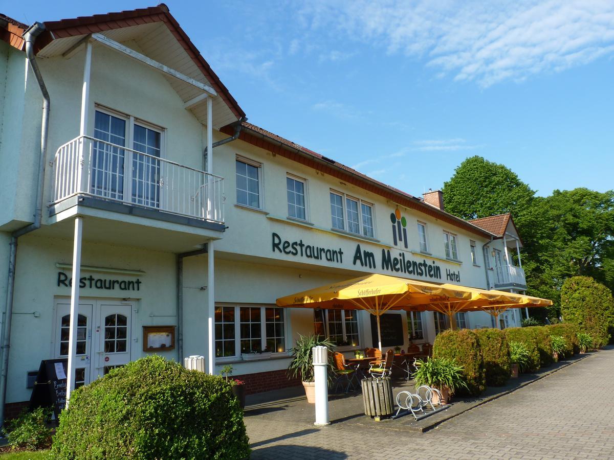 Hotel Am Meilenstein Dunkelforth Екстер'єр фото