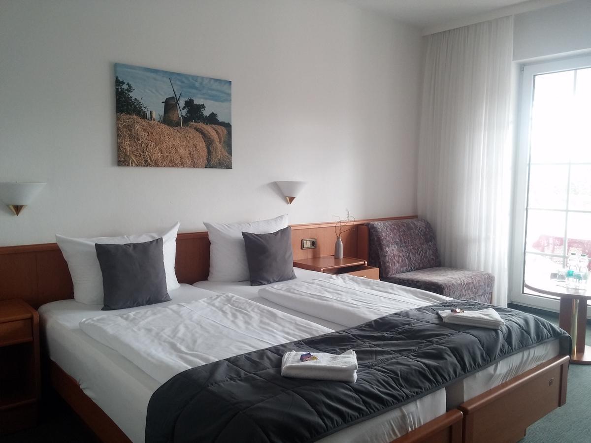 Hotel Am Meilenstein Dunkelforth Екстер'єр фото