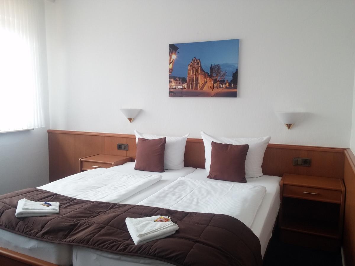 Hotel Am Meilenstein Dunkelforth Екстер'єр фото