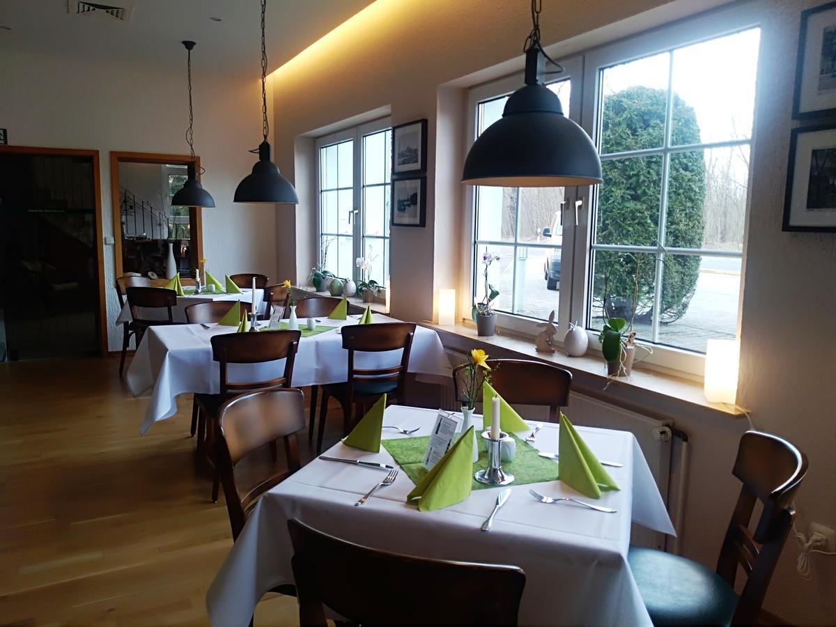 Hotel Am Meilenstein Dunkelforth Екстер'єр фото